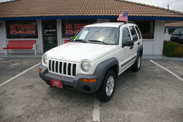 Jeep Liberty 2003 photo 3