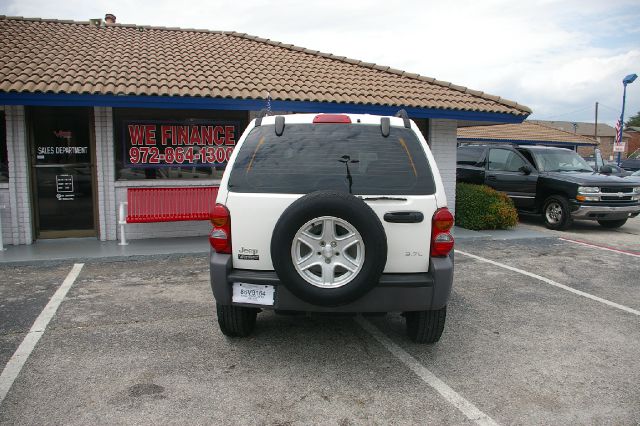 Jeep Liberty 2003 photo 4