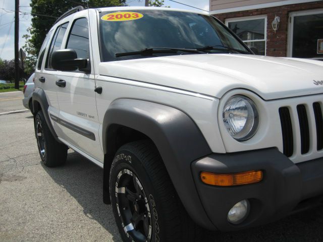 Jeep Liberty 2003 photo 3