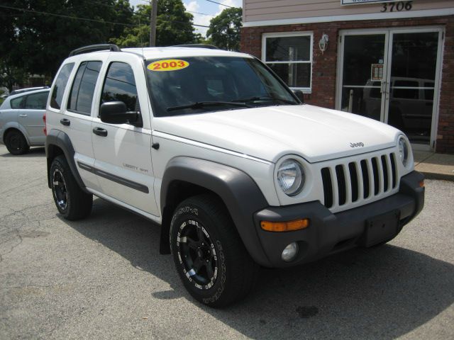 Jeep Liberty 2003 photo 4