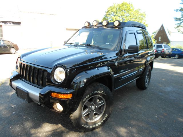 Jeep Liberty 2003 photo 2