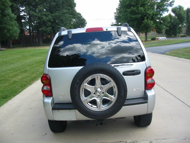 Jeep Liberty 2003 photo 4