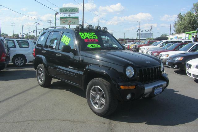 Jeep Liberty 2003 photo 2