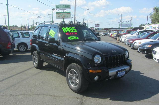 Jeep Liberty 2003 photo 3