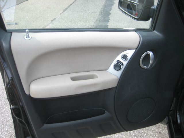 Jeep Liberty 2003 photo 2