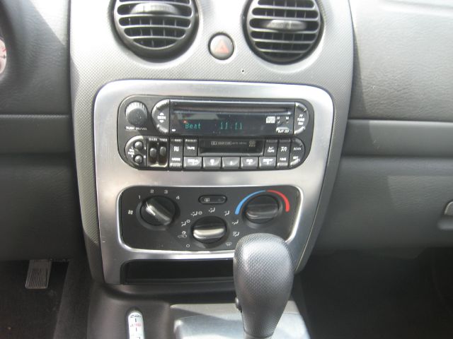 Jeep Liberty 2003 photo 4
