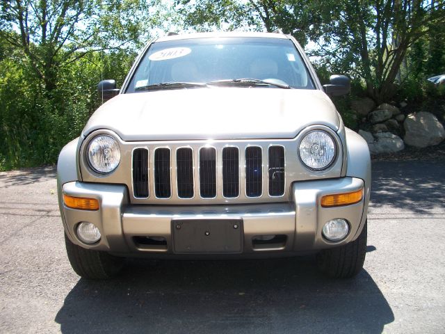 Jeep Liberty 2003 photo 3
