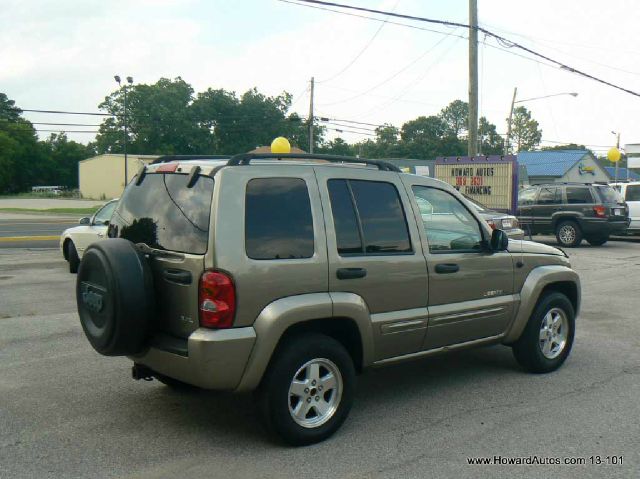 Jeep Liberty 2003 photo 2