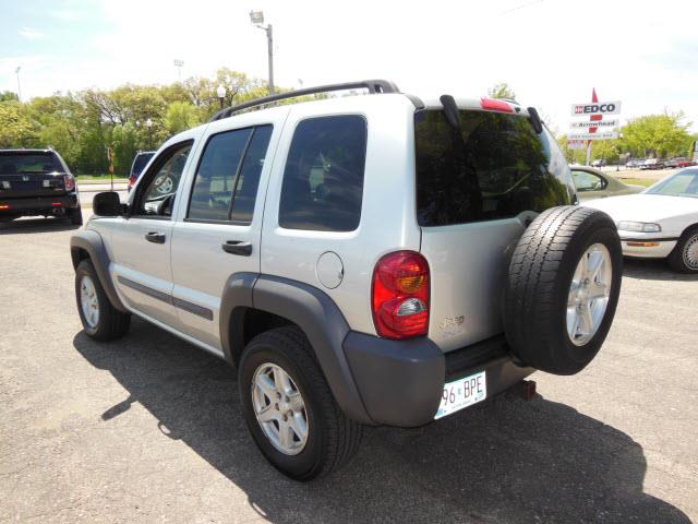 Jeep Liberty 2003 photo 5