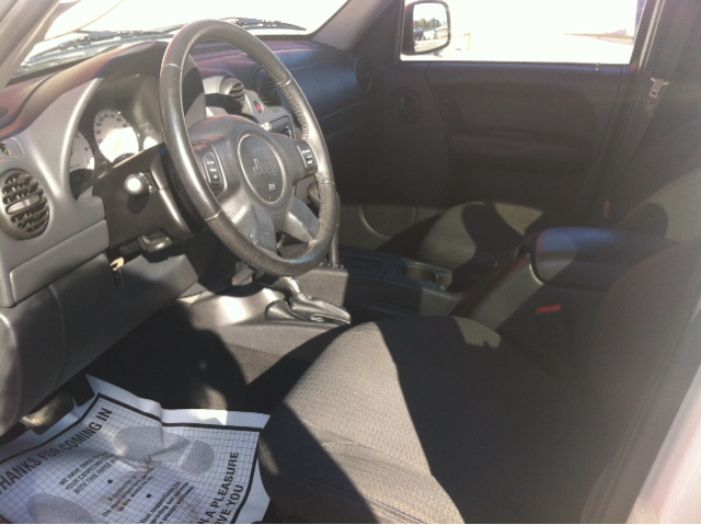 Jeep Liberty 2003 photo 3