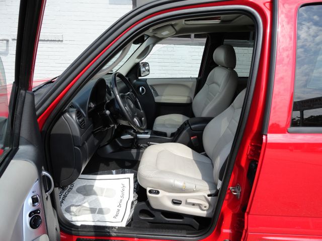 Jeep Liberty 2003 photo 4