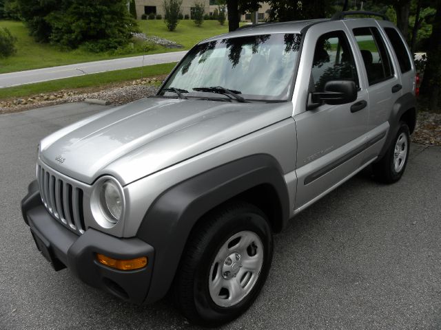 Jeep Liberty 2003 photo 4