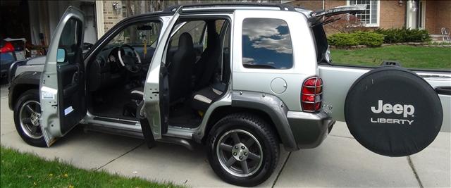 Jeep Liberty 2003 photo 1