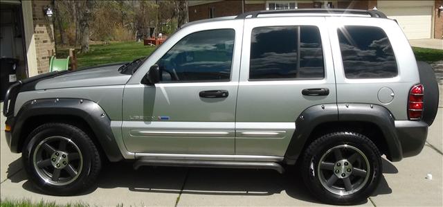 Jeep Liberty 2003 photo 3
