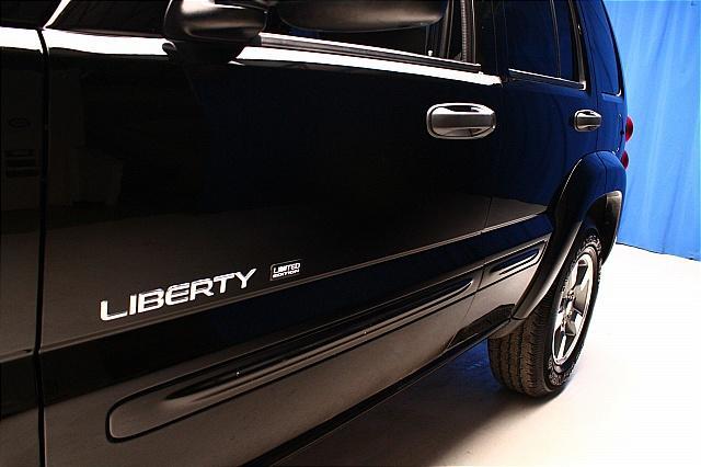 Jeep Liberty 2003 photo 15