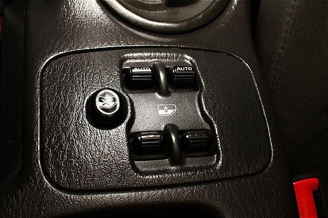 Jeep Liberty 2003 photo 16