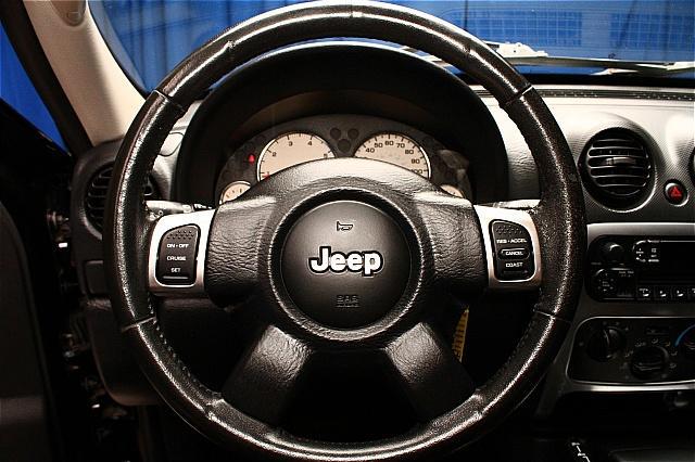 Jeep Liberty 2003 photo 21