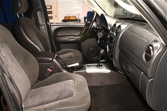 Jeep Liberty 2003 photo 27