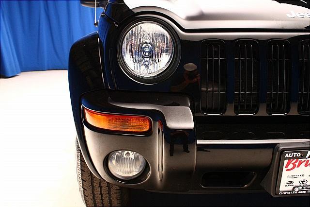 Jeep Liberty 2003 photo 41