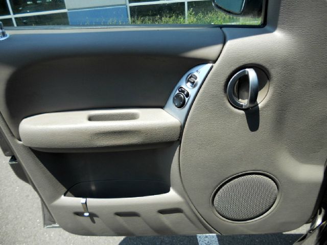 Jeep Liberty 2003 photo 2