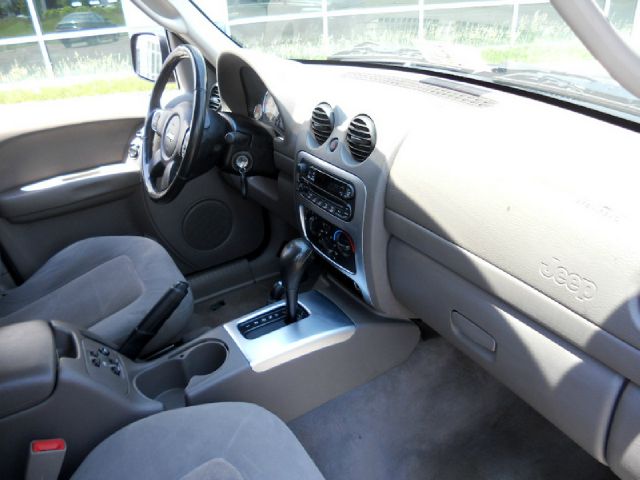 Jeep Liberty 2003 photo 5
