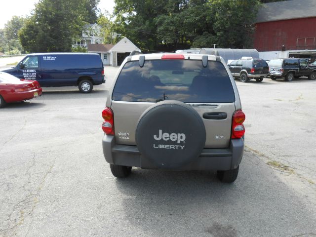 Jeep Liberty 2003 photo 4