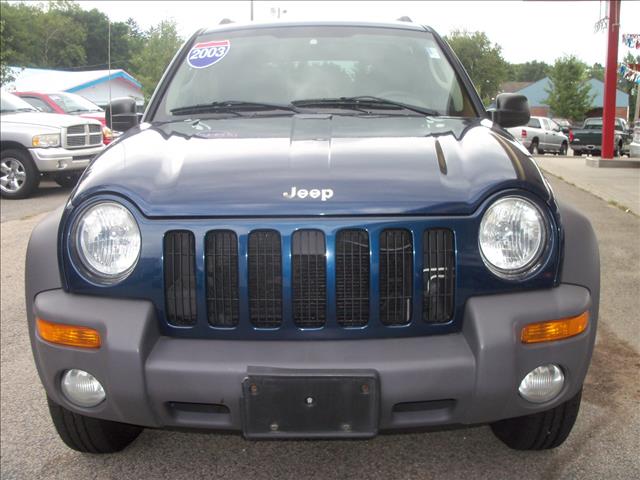 Jeep Liberty 2003 photo 3