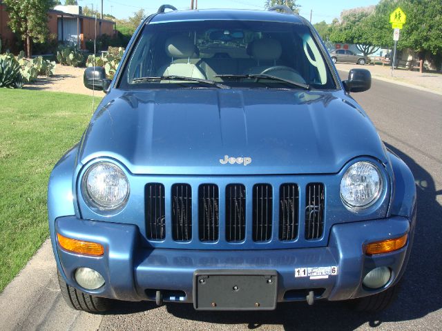 Jeep Liberty 2003 photo 3