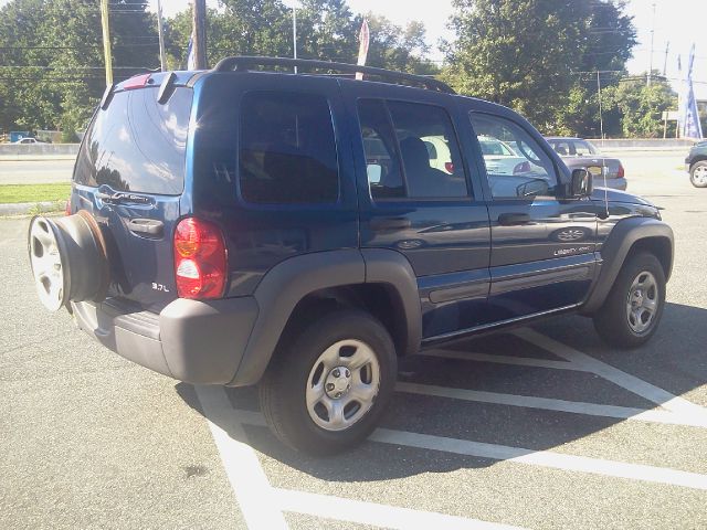 Jeep Liberty 2003 photo 2