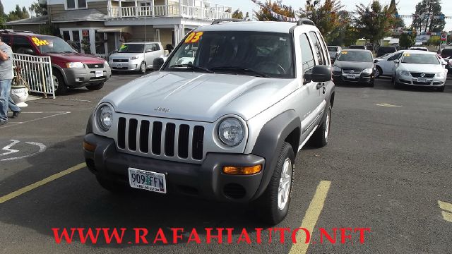 Jeep Liberty 2003 photo 2