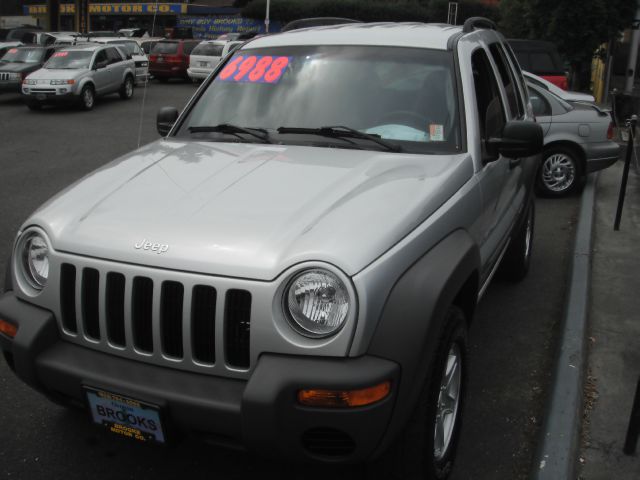 Jeep Liberty 2003 photo 2