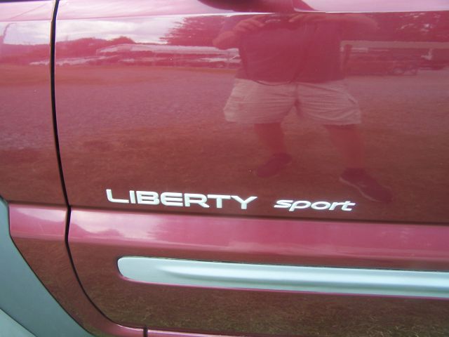 Jeep Liberty 2003 photo 10