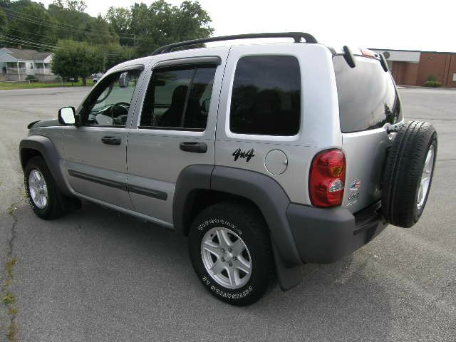 Jeep Liberty 2003 photo 3