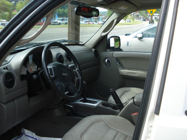 Jeep Liberty Super SUV