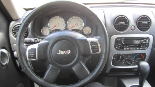 Jeep Liberty Lariat Crew Cab 2WD Super Duty SUV