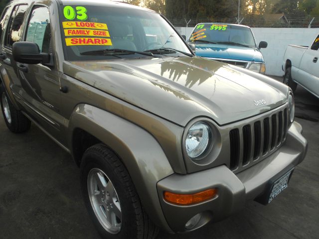 Jeep Liberty 2003 photo 4