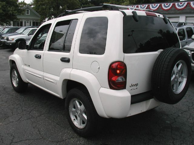 Jeep Liberty 2003 photo 2