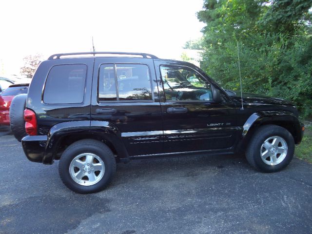 Jeep Liberty 2003 photo 2