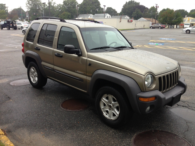 Jeep Liberty 2004 photo 2