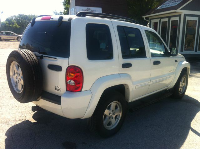 Jeep Liberty 2004 photo 2
