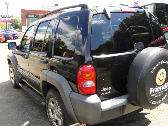 Jeep Liberty 2004 photo 2