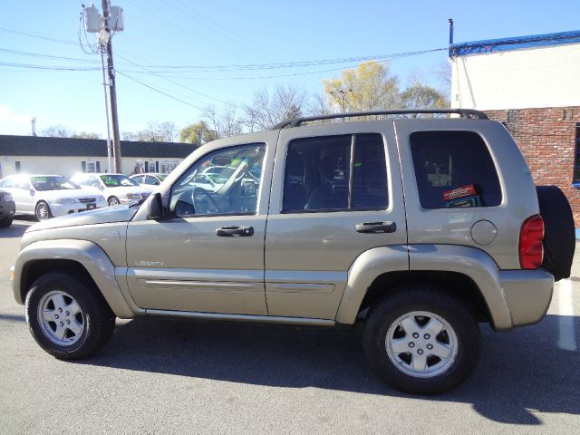 Jeep Liberty 2004 photo 2