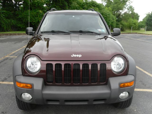 Jeep Liberty 2004 photo 2
