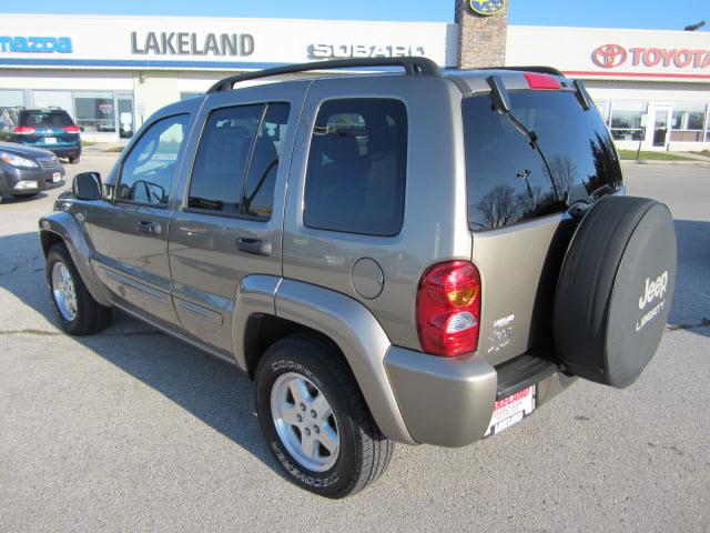 Jeep Liberty 2004 photo 2