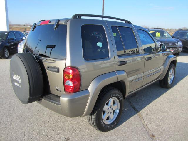 Jeep Liberty 2004 photo 3