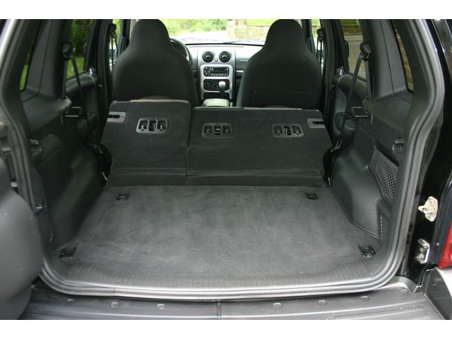 Jeep Liberty 2004 photo 9