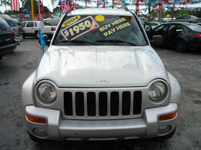 Jeep Liberty 2004 photo 2