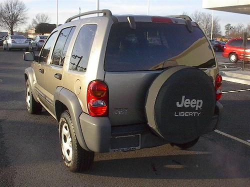 Jeep Liberty 2004 photo 2
