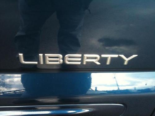 Jeep Liberty 2004 photo 4