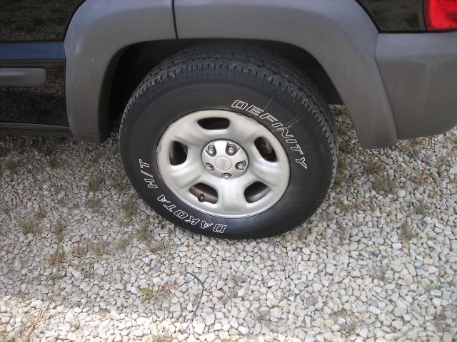 Jeep Liberty 2004 photo 4